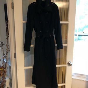 GORGEOUS CALVIN KLEIN LONG BLACK COAT SIZE 4